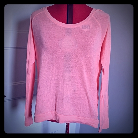 Maurice's orange shirt - Picture 1 of 4